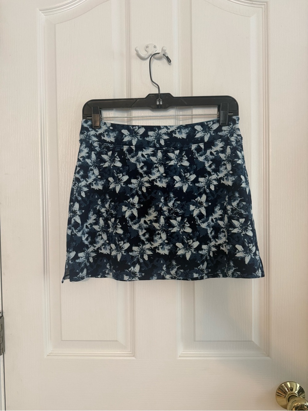 Tranquility Navy/White Floral Pull-On Skort - SzS - EUC.